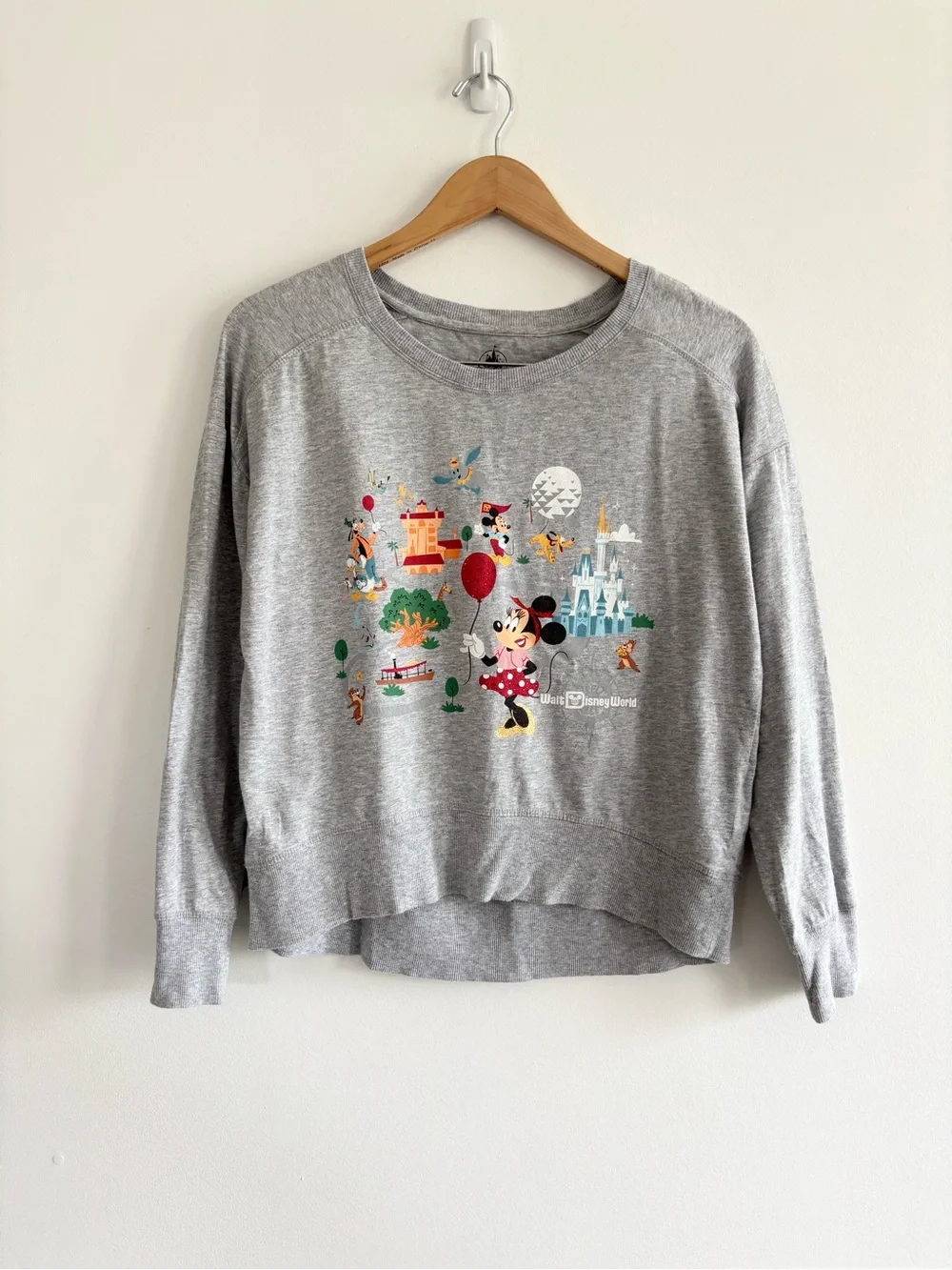 Walt Disney World Park Life Minnie Mouse Gray Crewneck Graphic Sweatshirt - Picture 2 of 12